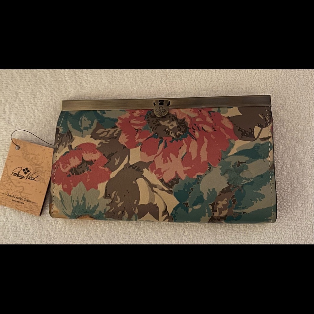NWT PATRICIA NASH CAUCHY WALLET IN FULL BLOOM